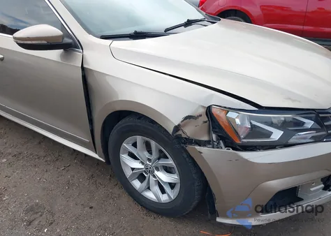 2016 Volkswagen Passat 1.8T S z USA, uszkodzony, nr VIN 1VWAS7A30GC027303